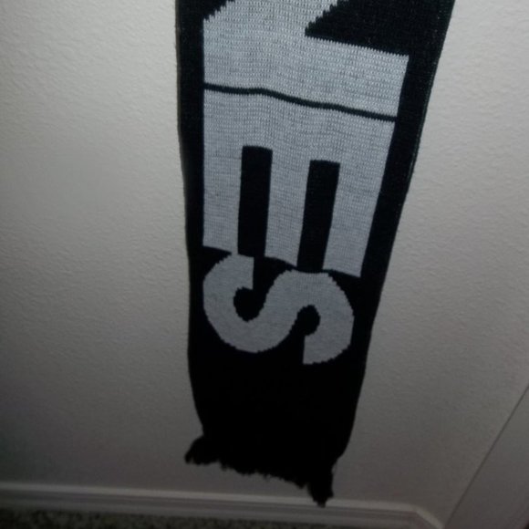 Deftones Hooligan Euro Soccer Scarf Fringe Scarf - Picture 4 of 4